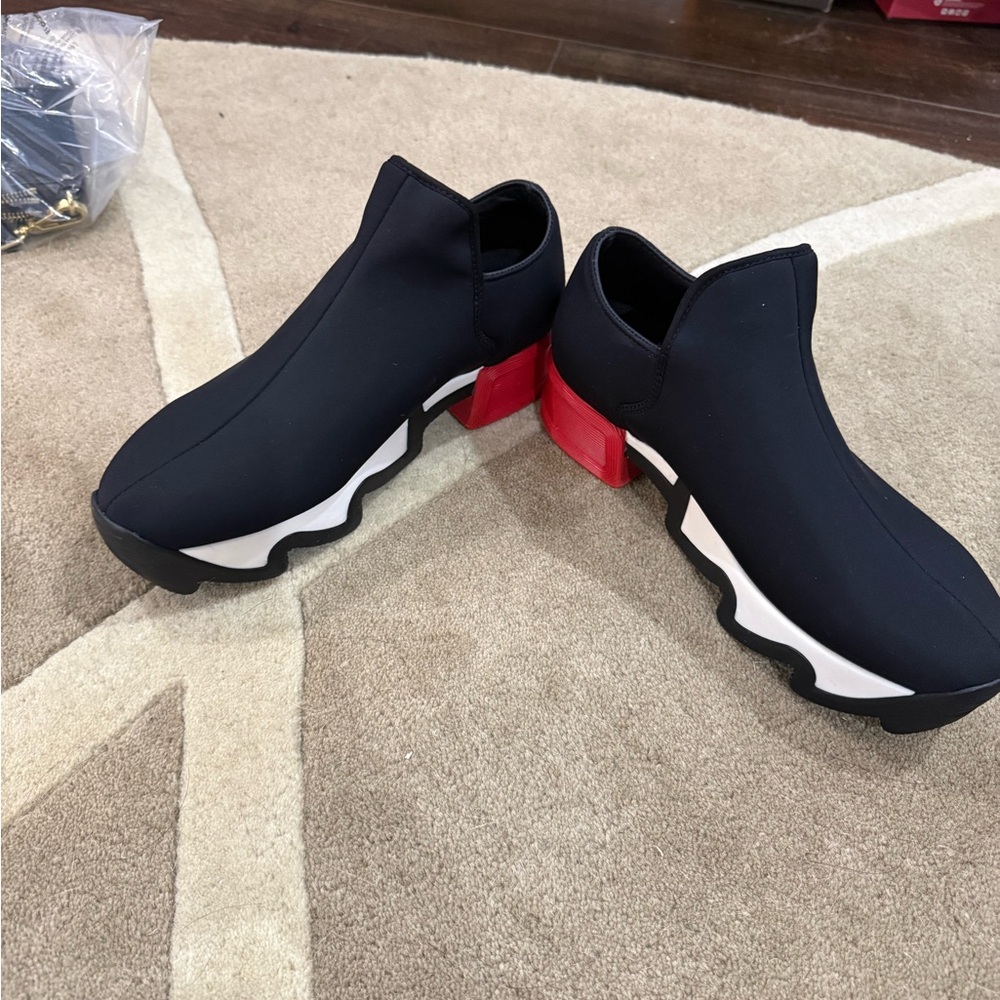 Chic Black and Red Women's Sneakers - Picture 4 of 7
